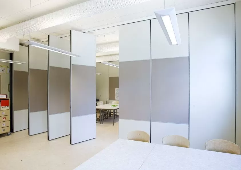 Movable_sound_proof_partitions_for_office_conference_room