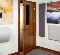 soundproof-door-in-use